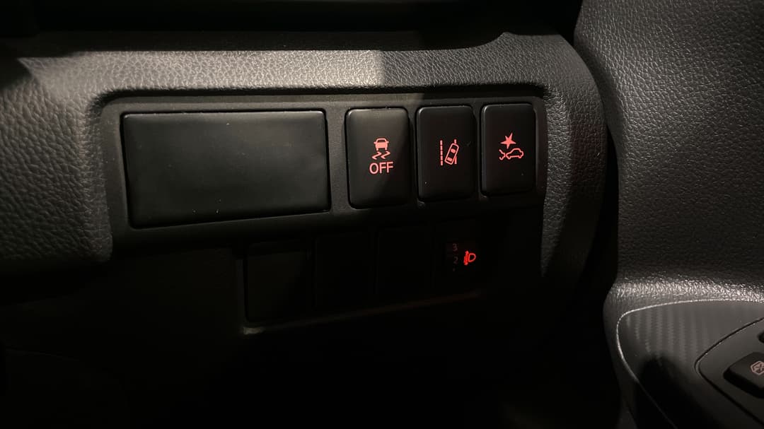 2023 Mitsubishi Eclipse Cross Ls Black Edition (2WD), Automatic, 31599 km, Utility Switches/Buttons