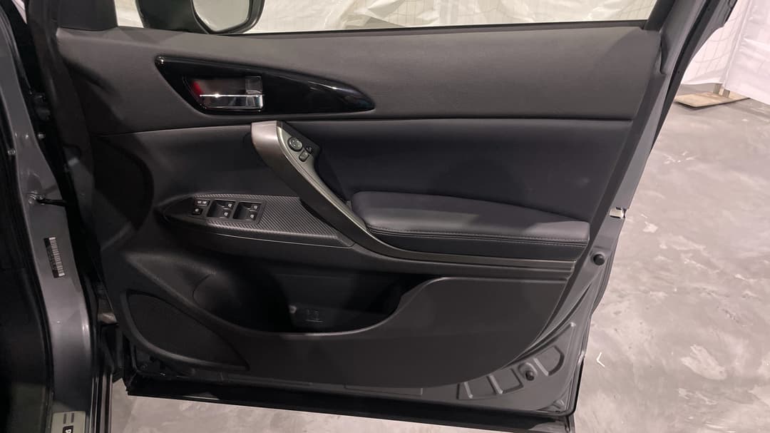 2023 Mitsubishi Eclipse Cross Ls Black Edition (2WD), Automatic, 31599 km, Speaker View
