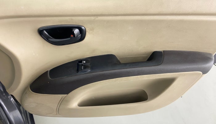 2011 Hyundai i10 ERA 1.1 IRDE, CNG, Manual, 76,520 km, Driver Side Door Panels Control