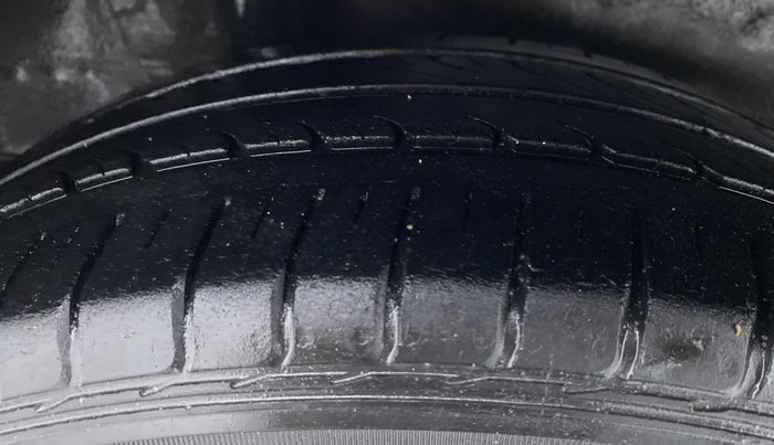 2015 Honda City SV CVT PETROL, Petrol, Automatic, 52,505 km, Right Rear Tyre Tread