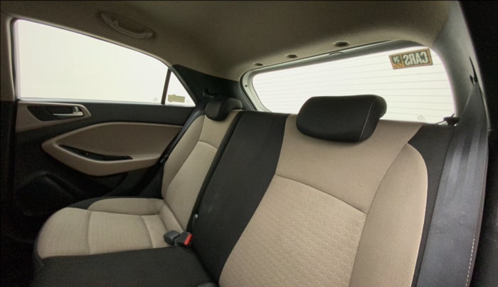 2016 Hyundai Elite i20 ASTA 1.2 (O), Petrol, Manual, 46,941 km, Right Side Rear Door Cabin