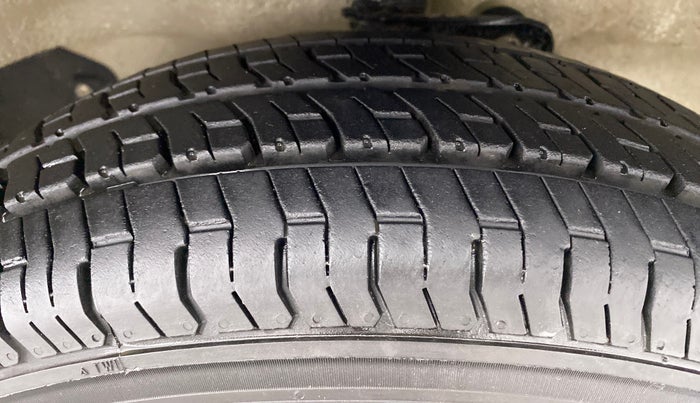 2018 Maruti Eeco 5 STR WITH AC PLUSHTR, Petrol, Manual, 41,679 km, Right Front Tyre Tread
