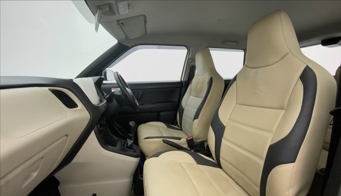 2019 Maruti New Wagon-R LXI CNG 1.0 L, CNG, Manual, 34,587 km, Right Side Front Door Cabin