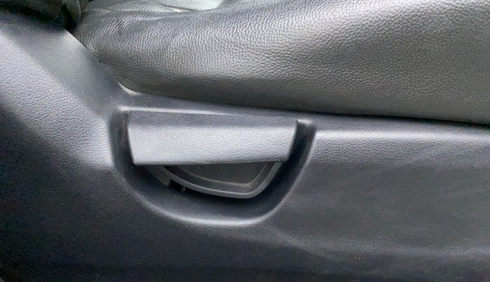 2019 Hyundai NEW SANTRO SPORTZ CNG, CNG, Manual, 1,19,947 km, Driver Side Adjustment Panel