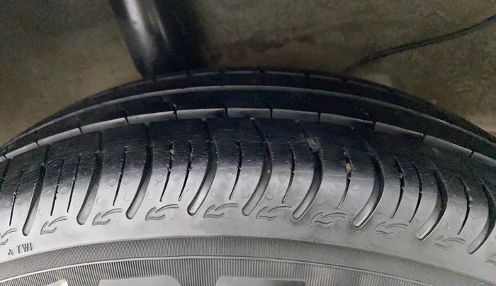 2019 Hyundai NEW SANTRO SPORTZ CNG, CNG, Manual, 1,19,947 km, Right Rear Tyre Tread
