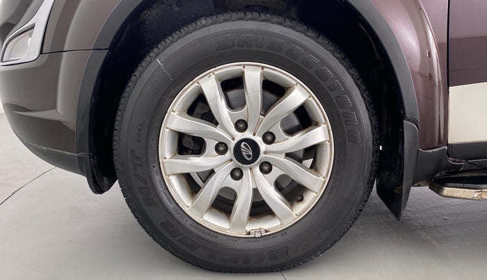2017 Mahindra XUV500 W10 FWD, Diesel, Manual, 55,145 km, Left Front Wheel
