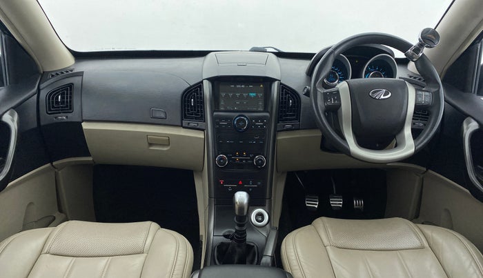 2017 Mahindra XUV500 W10 FWD, Diesel, Manual, 55,145 km, Dashboard