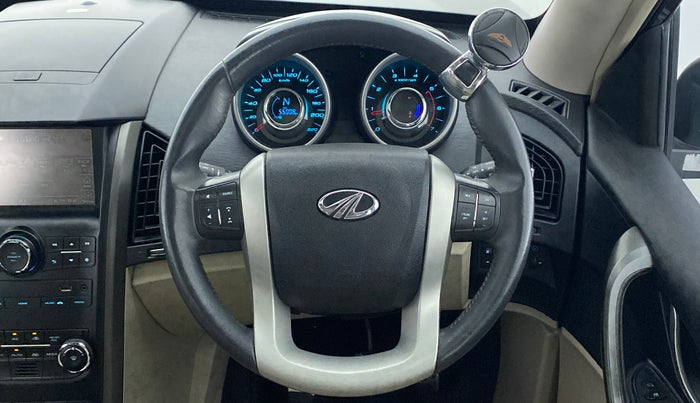 2017 Mahindra XUV500 W10 FWD, Diesel, Manual, 55,145 km, Steering Wheel Close Up
