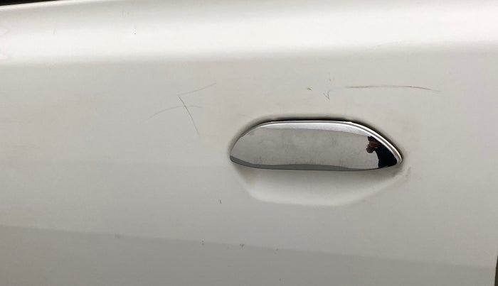 2015 Datsun Go T, Petrol, Manual, 78,195 km, Front passenger door - Minor scratches