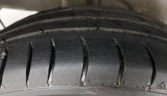 2015 Datsun Go T, Petrol, Manual, 78,195 km, Right Rear Tyre Tread