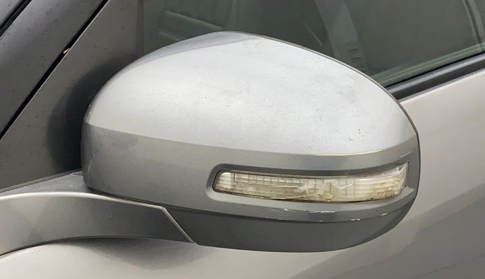 2013 Maruti Swift VXI, Petrol, Manual, 82,445 km, Left rear-view mirror - Indicator light not working