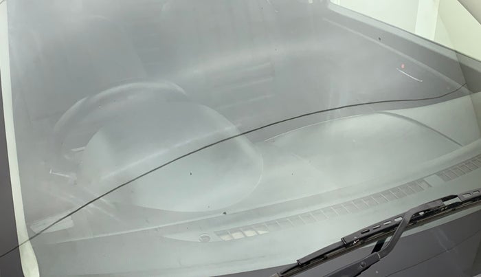 2013 Maruti Swift VXI, Petrol, Manual, 82,445 km, Front windshield - Minor spot on windshield