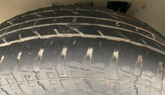 2011 Mahindra Scorpio SLE, Diesel, Manual, 1,16,174 km, Left Front Tyre Tread