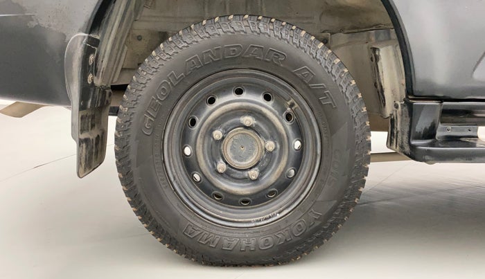 2011 Mahindra Scorpio SLE, Diesel, Manual, 1,16,174 km, Right Rear Wheel