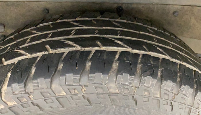 2011 Mahindra Scorpio SLE, Diesel, Manual, 1,16,174 km, Left Rear Tyre Tread