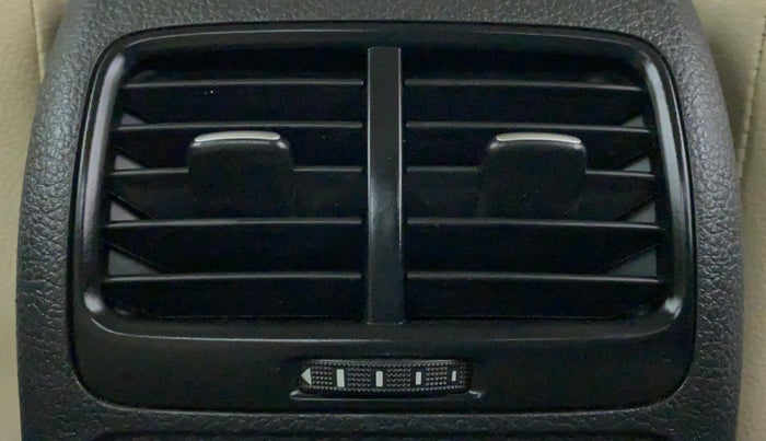2012 Volkswagen Jetta HIGHLINE 2.0 TDI MT, Diesel, Manual, Rear AC Vents