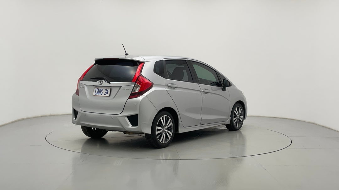 Right Back Diagonal (45- Degree) View