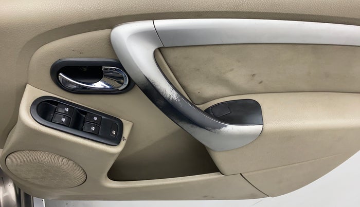 2014 Nissan Terrano XL 110 DIESEL, Diesel, Manual, 96,829 km, Driver Side Door Panels Control