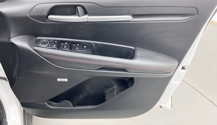 2020 KIA SONET GTX PLUS 1.0 DCT, Petrol, Automatic, 28,398 km, Driver Side Door Panels Control