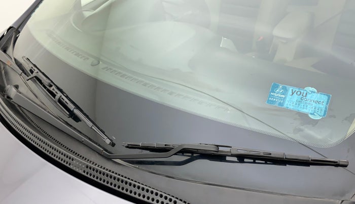 2013 Hyundai Verna FLUIDIC 1.6 VTVT SX, Petrol, Manual, 61,597 km, Front windshield - Wiper Blade Broken/Rusted
