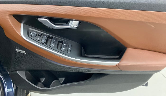 2021 Hyundai ALCAZAR PLATINUM (O) 6STR 2.0 AT, Petrol, Automatic, 4,034 km, Driver Side Door Panels Control