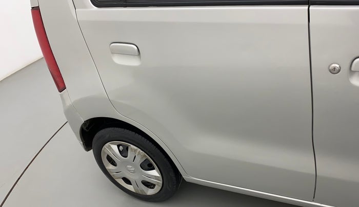 2016 Maruti Wagon R 1.0 VXI, CNG, Manual, 68,777 km, Right rear door - Slightly dented