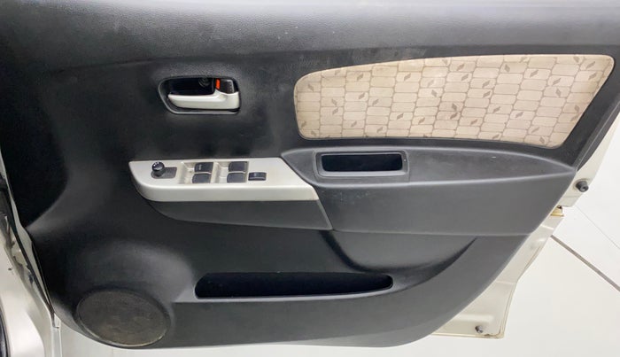 2016 Maruti Wagon R 1.0 VXI, CNG, Manual, 68,777 km, Driver Side Door Panels Control