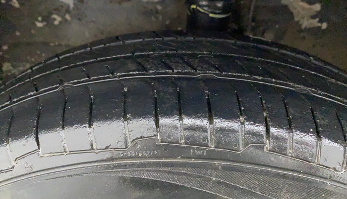 2016 Maruti Wagon R 1.0 VXI, CNG, Manual, 68,777 km, Left Front Tyre Tread