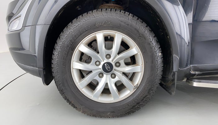 2017 Mahindra XUV500 W8 FWD, Diesel, Manual, 83,356 km, Left Front Wheel
