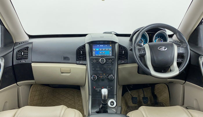 2017 Mahindra XUV500 W8 FWD, Diesel, Manual, 83,356 km, Dashboard
