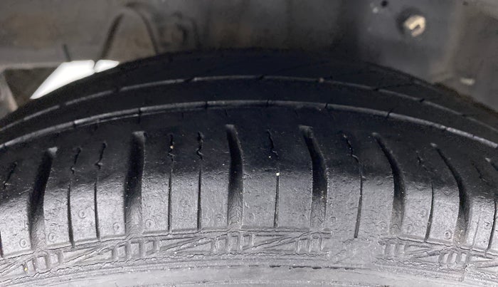 2018 Hyundai Eon MAGNA PLUS, Petrol, Manual, 36,667 km, Right Rear Tyre Tread