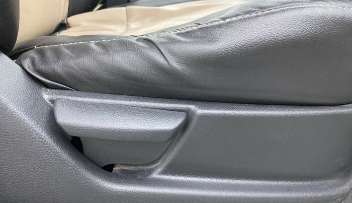 2018 Hyundai Eon MAGNA PLUS, Petrol, Manual, 36,667 km, Driver Side Adjustment Panel