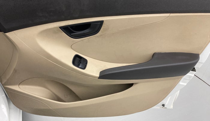 2018 Hyundai Eon MAGNA PLUS, Petrol, Manual, 36,667 km, Driver Side Door Panels Control