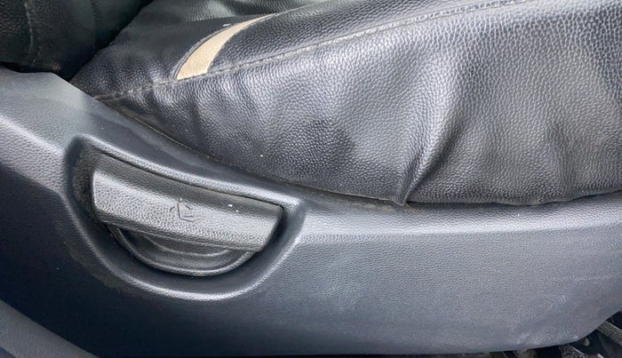 2016 Hyundai Grand i10 MAGNA 1.2 KAPPA VTVT, Petrol, Manual, 53,001 km, Driver Side Adjustment Panel