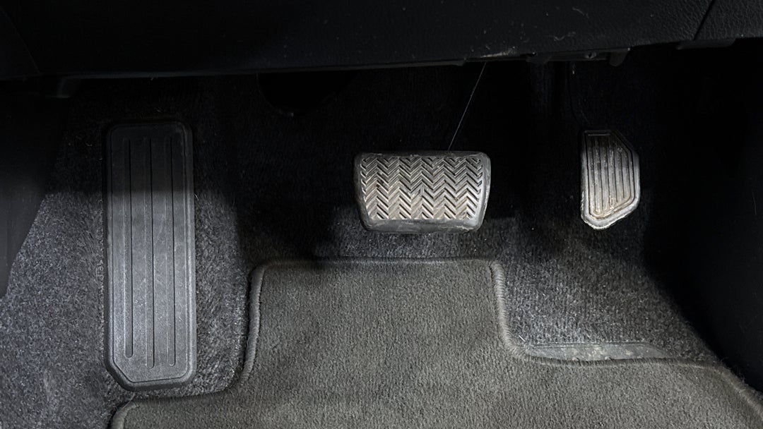 2018 Toyota RAV4 Gxl (4x4), Automatic, 108551 km, Pedals and Footmat