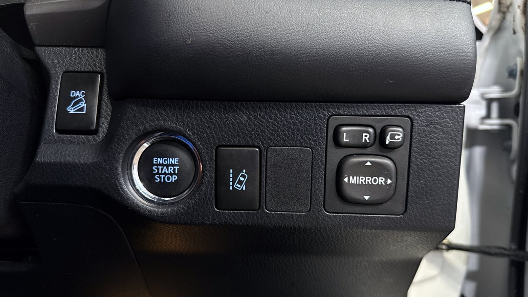 2018 Toyota RAV4 Gxl (4x4), Automatic, 108551 km, Utility Switches/Buttons