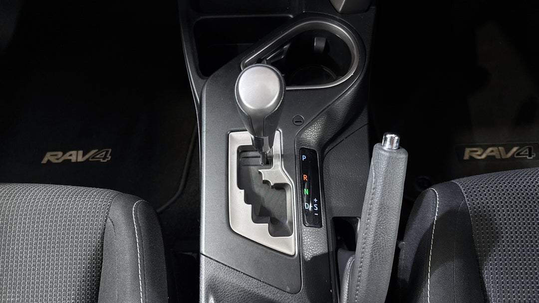 2018 Toyota RAV4 Gxl (4x4), Automatic, 108551 km, Gear Lever 