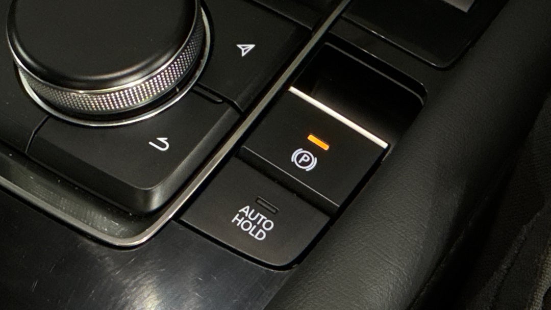 2022 Mazda 3 G25 Astina, Automatic, 26062 km, Handbrake