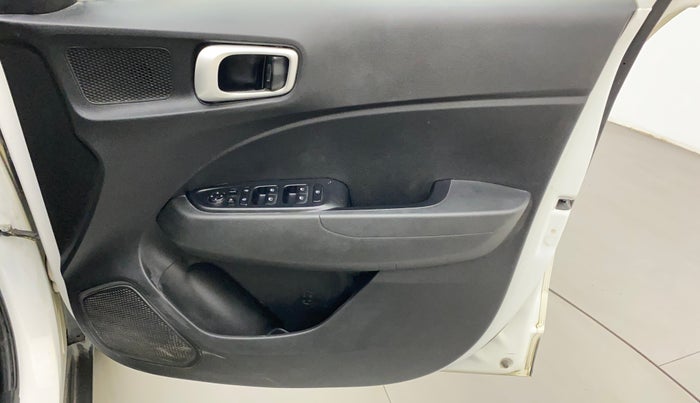 2021 Hyundai VENUE SX 1.0 TURBO IMT, Petrol, Manual, 43,632 km, Driver Side Door Panels Control