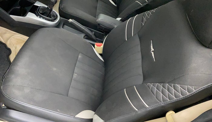 2017 Honda Jazz 1.5L I-DTEC V, Diesel, Manual, 1,05,697 km, Front left seat (passenger seat) - Cover slightly stained
