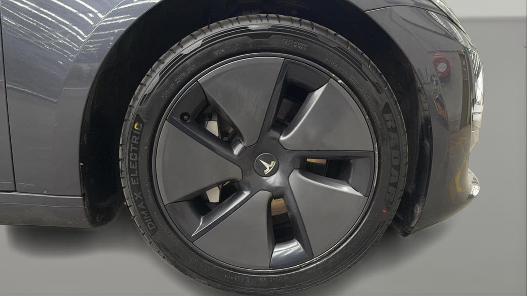 2021 Tesla Model 3 Standard Range Plus RWD, Automatic, 40711 km, Right Front Wheel