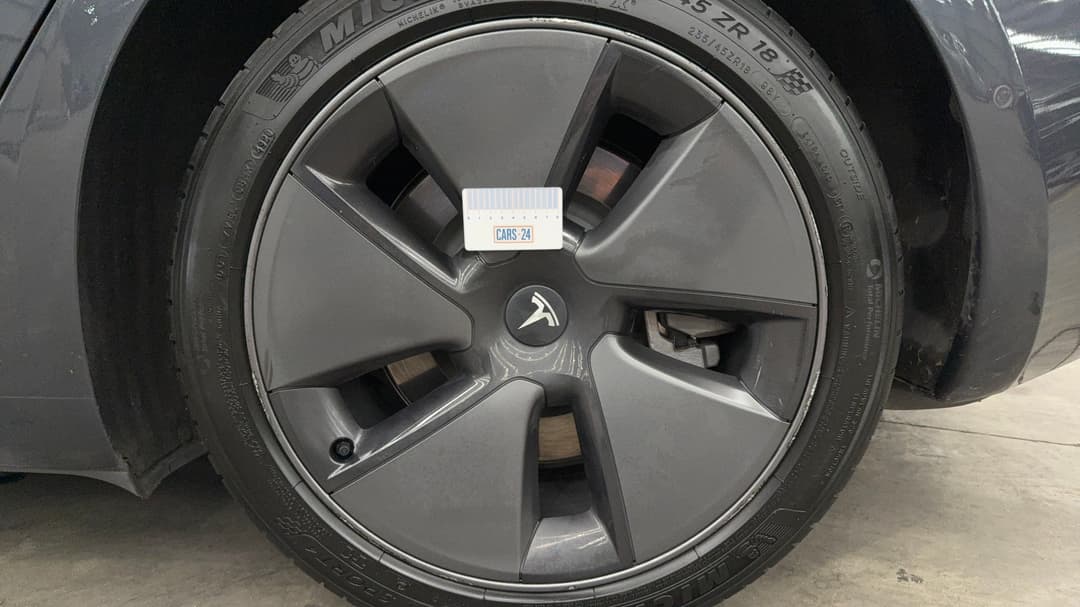 2021 Tesla Model 3 Standard Range Plus RWD, Automatic, 40711 km, Wheels Rim Rear LHS Gutter Rash