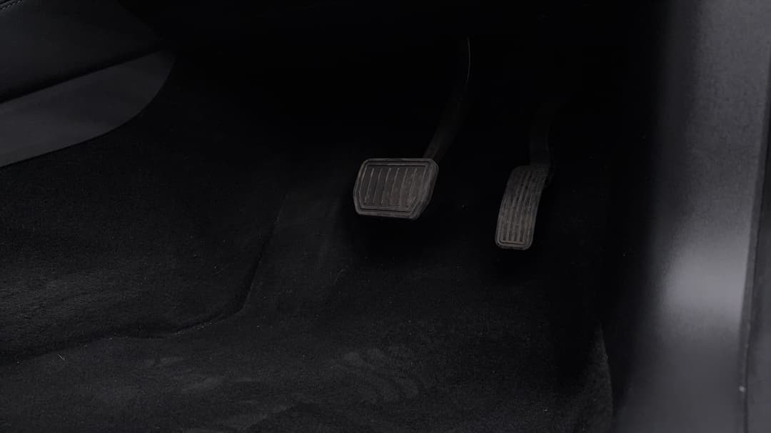 2021 Tesla Model 3 Standard Range Plus RWD, Automatic, 40711 km, Pedals and Footmat