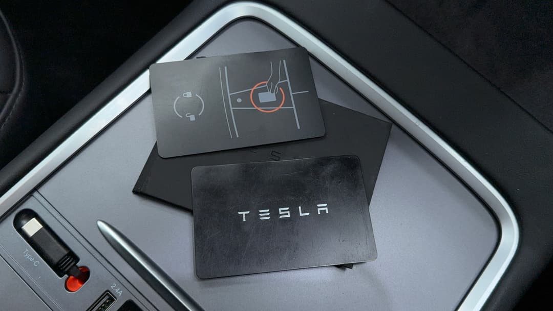 2021 Tesla Model 3 Standard Range Plus RWD, Automatic, 40711 km, Key Close-up