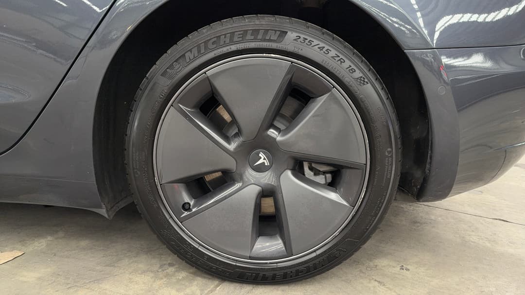 2021 Tesla Model 3 Standard Range Plus RWD, Automatic, 40711 km, Left Rear Wheel