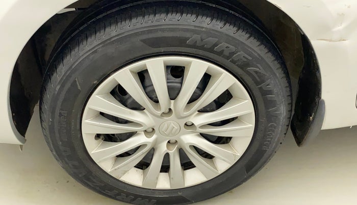 2019 Maruti Swift ZDI PLUS, Diesel, Manual, 73,137 km, Left front tyre - Minor crack