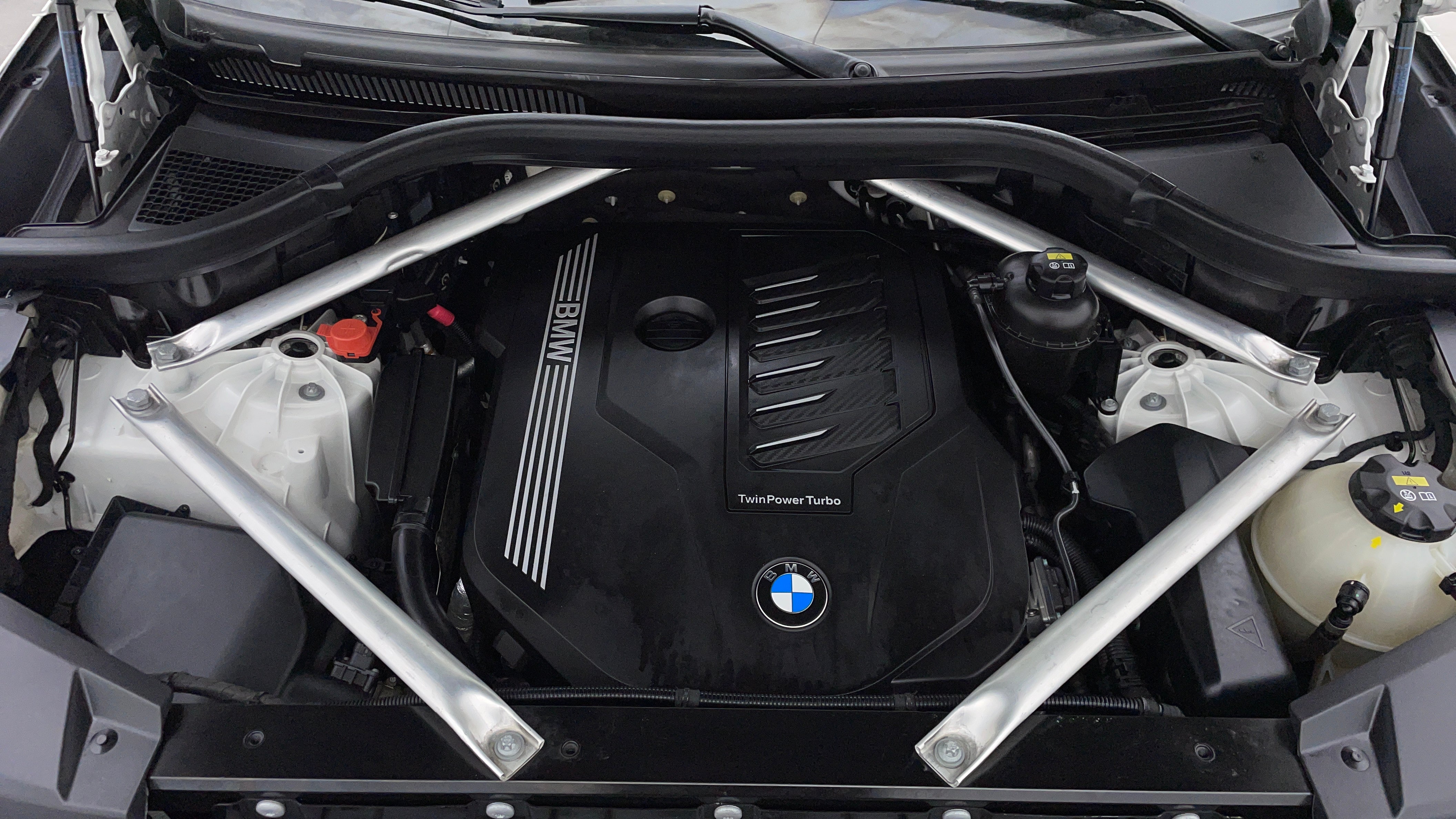 BMW X5-Engine Bonet View