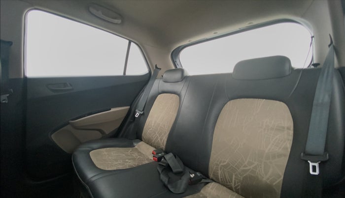 2014 Hyundai Grand i10 MAGNA 1.2 KAPPA VTVT, Petrol, Manual, 61,764 km, Right Side Rear Door Cabin View