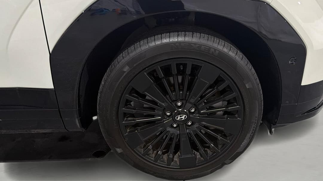 2025 Hyundai Santa Fe Calligraphy (7 Seat) (blk), Automatic, 17807 km, Right Front Wheel
