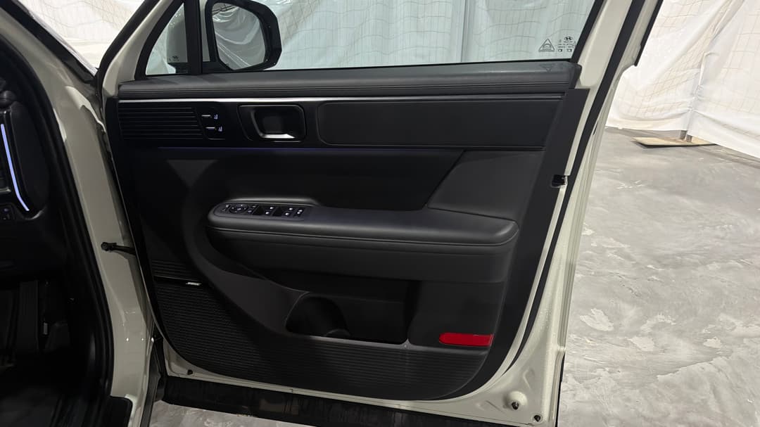 2025 Hyundai Santa Fe Calligraphy (7 Seat) (blk), Automatic, 17807 km, Speaker View